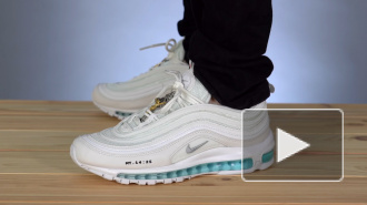 В США создали кроссовки со святой водой в подошве