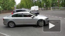 Доброволец в Пушкине помогает автобусам и легковушкам замечать "кирпич"