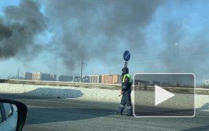 На Пулковском шоссе загорелся автомобиль