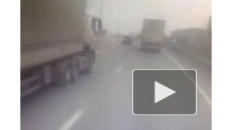 Появилось видео смертельного ДТП в Тюмени: пассажирка мотоцикла угодила под грузовик Появилось видео смертельного ДТП в Тюмени: пассажирка мотоцикла угодила под грузовик