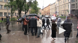 Петербургские мусульмане отмечают Ураза-Байрам: у станций метро давки