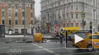 Произошло ДТП напротив здания Счетной палаты в Москве