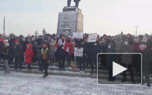 В Красноярске на незаконной акции появился флаг белорусской оппозиции