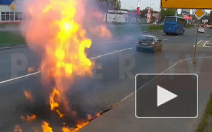 "Огнедышащий" асфальт в Петербурге попал на видео