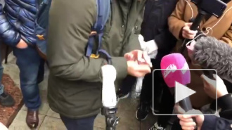 В Москве обладатель места №1 в очереди за новым iPhone порвал талон и ушел домой