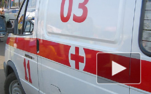 Двухлетний мальчик, упавший с 7-го этажа в Невском районе, госпитализирован в тяжелом состоянии