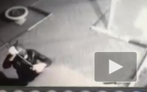 "Супергеройское" видео из Ростова: "Бэтмен" атаковал платежный терминал