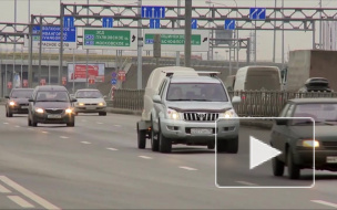 На Муринской дороге расследуют ДТП с МАЗом, в результате которого движение по магистрали было затруднено 3 часа