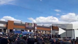В Москве торговцы протестуют у рынка из-за повышения стоимости аренды