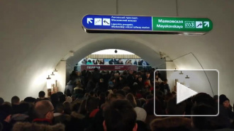 Из-за потока пассажиров вестибюль станции метро "Площадь Восстания"-2 закрыли на вход