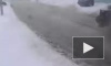 Появилось видео бурлящих нечистот из канализации по улицам Уфы
