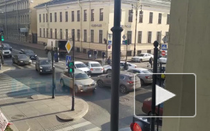 На перекрестке Чернышевского и Шпалерной столкнулись три автомобиля
