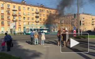 Видео: На Наличной сгорел пассажирский автобус