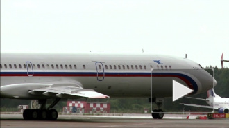 Экипаж АН-148 развернул самолет в Пулково из-за трещины в лобовом стекле