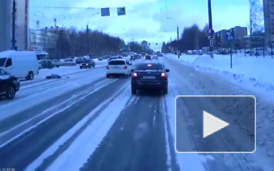 В сети появилось видео: в центре Кирова сбили мужчину на пешеходном переходе