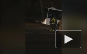 На Волковском проспекте пострадали 6 пассажиров автобуса из-за ДТП