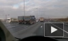 В Петербурге водители грузовиков устроили гонки на КАД