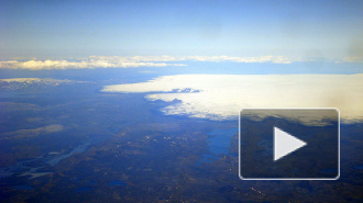 Извержение вулкана в Исландии парализовало воздушное сообщение
