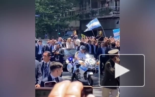 В день инаугурации неизвестный бросил бутылку в голову нового президента Аргентины