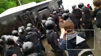 Суд оштрафовал четырех участников митинга на Марсовом поле Суд оштрафовал четырех участников митинга на Марсовом поле