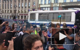 На акции за честные выборы в Петербурге начались массовые задержания