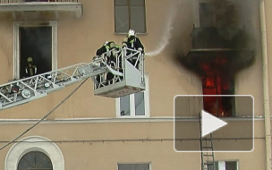 Жильцы сгоревшего дома на Стачек обвиняют пожарных