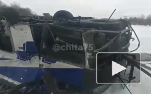 В Забайкалье автобус с пассажирами упал с моста. Есть погибшие