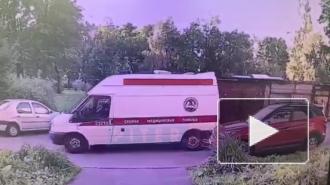 В Петербурге 10-летний школьник сломал позвоночник, упав с крыши гаража – видео