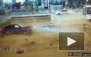 Появилось видео жесткого ДТП с наездом на пешехода на Лиговском проспекте 	
