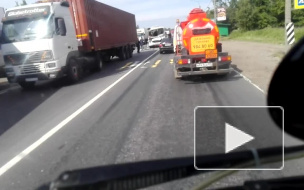 Жесткое столкновение маршрутки и фуры на Колпинском шоссе попало на видео