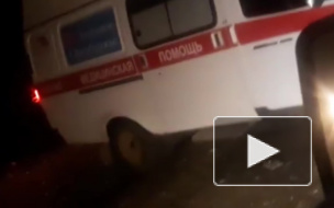 В Якутии микроавтобус упал в водоем: погибла девочка, 6 человек пострадали