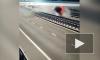 Видео: Фура с щебнем пробила ограждение на Крымском мосту и вылетела на встречку