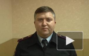 Участковые раздали жильцам домов в Выборгском районе памятки с описанием мошеннических схем