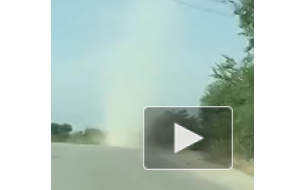 Маленький смерч засняли очевидцы в Волгоградской области