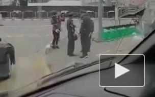 Очевидцы опубликовали видео драки контрактника из Алтая с военными полицейскими