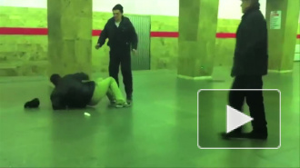 На станции метро "Выборгская" гастарбайтеры устроили драку