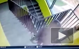 Видео: В Москве промышленный альпинист сорвался и погиб