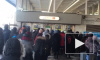 Жители "Девяткино" столпились у метро, которое закрыли из-за бесхозного предмета 