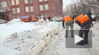 Смольный отчитался об уборке Петербурга от снега: снегоплавильные центры переполнены, но дороги очищены