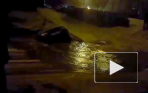 Кадры из фильма - катастрофы: земные недра поглотили автомобиль в Уфе(Видео и фото)