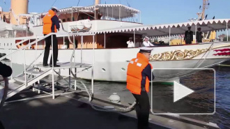 Яхта королевы Дании пришвартовалась сегодня на Английской набережной