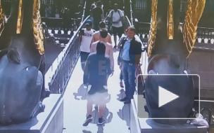Прыжок в воду с Банковского моста в Петербурге попал на видео