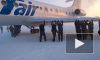 Пассажирам пришлось толкать самолет в сибирском аэропорту