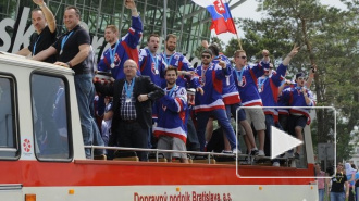 В Словакии устроили шоу по случаю второго места сборной по хоккею