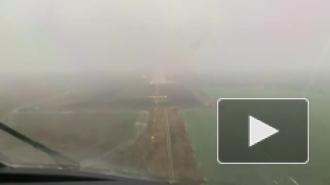 Самолёт из Петербурга совершил посадку в Брянске в сложных условиях