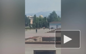 В Кызыле напротив здания правительства мужчина зарезал девушку 