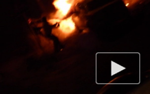 Во дворах Сургута горел автомобить