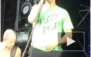 На концерте в Петербурге Red Hot Chili Peppers поддержали Pussy Riot