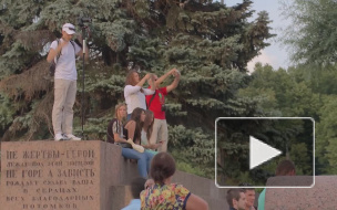 Сумасшедший флешмоб на Марсовом поле вылился в скучное безумие