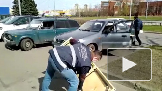 В Петербурге разогнали по домам 45 уличных нелегальных торговцев и сделали предупреждения открытым кафе и магазинам